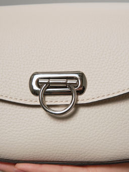 Сумка на плечо багет Azaro 31049 светлый крем