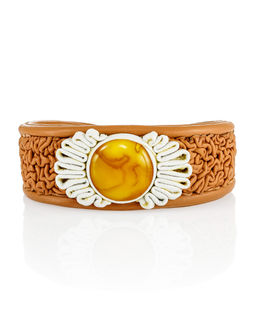 Браслет-манжета Нефертити в романтичном дизайне из кожи и янтаря
