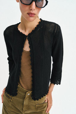CHAQUETA MANGA CORTA PUNTO PUNTILLA / piedra