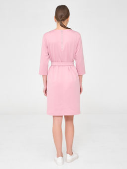 Платье с принтом на рукаве