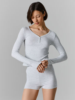 КОМПЛЕКТ ЖЕНСКИЙ (ДЖЕМПЕР, ШОРТЫ) - Mark formelle фото 3