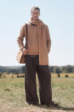 LIMITED EDITION GEOMETRIC JACQUARD SWEATER WITH SCARF