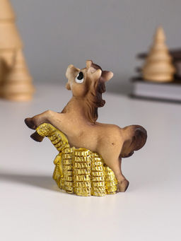 Цена за 2 шт. Фигурка полистоун «Лошадка с монетой - рубль», 6.5×2.6×7 см