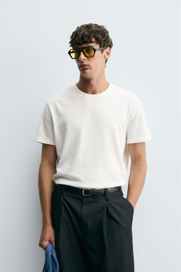 CROPPED FIT T-SHIRT