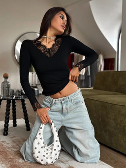 K13374 Лонгслив с кружевом ЧЕРНЫЙ