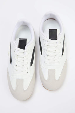 Beyaz Renk Bloklu Kad?n Sneaker TAKSS26SN00001