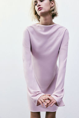 Vestido con espalda drapeada