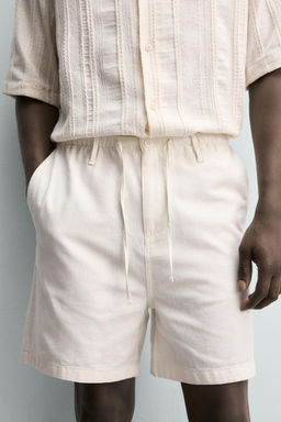 BERMUDA REGULAR FIT MEZCLA ALGOD?N / Blanco roto
