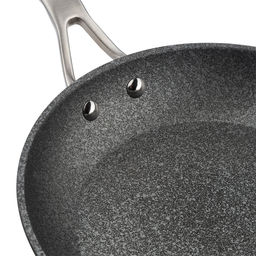 51378 GIPFEL Сковорода PROFILE PREMIUM 28*5,5 см из кованого алюминия с премиальным царапиноустойчивым 3-cлойным антипригарным покрытием Teflon Profile, с ручкой из нержавеющей стали, с индукционным д  фото 7