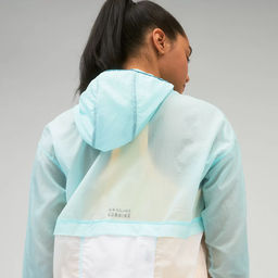 Куртка New Balance Printed Impact Run Light Pack Jacket  фото 3