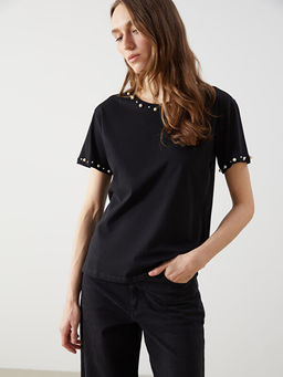 Bisiklet Yaka Boncuk ??lemeli Kad?n Ti??rt