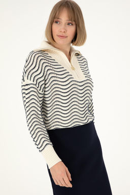 Женский кремовый свитер с v-образным вырезом Неожиданная скидка в корзине