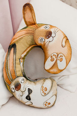 Подушка игрушка С любовью зайчата 30*40