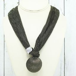 Кулон с текстилем и большой бусиной