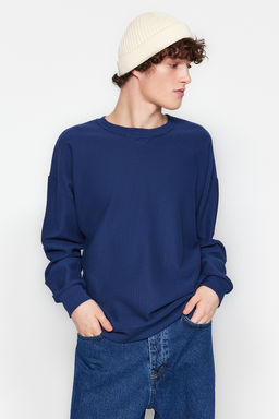 Lacivert Oversize/Genis Kesim Dokulu Yaka Detayl? Sweatshirt TMNAW24SW00233 - Trendyolmilla фото 3