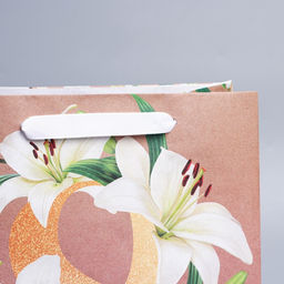 Пакет крафтовый вертикальный С 8 Марта, ML 27 х 23 х 11.5 см - Дарите счастье фото 4