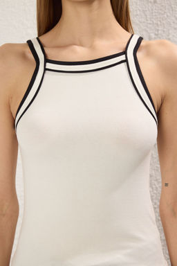 Beyaz Fitted/Vucuda Oturan Halter yaka Fitilli Esnek Orme Atlet TWOSS25AL00011