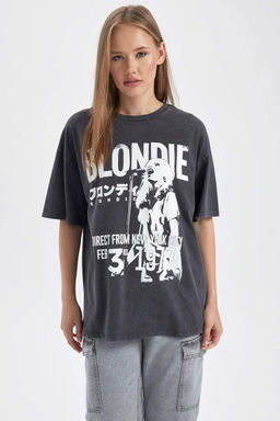 Моющаяся футболка Cool Blondie Oversize с круглым вырезом из 100 % хлопка с короткими рукавами и эффектом выцветания - Defacto фото 3