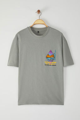 TRENDYOL MAN Gri Oversize Fit Kabaran Bask?l? %100 Pamuk T-Shirt TMNSS23TS00316 - Trendyolmilla фото 10