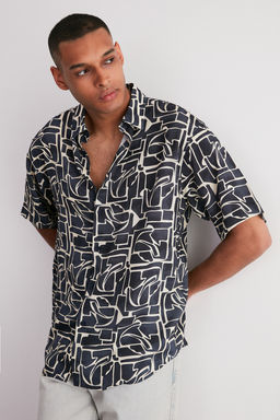 TRENDYOL MAN Lacivert More Sustainable Oversize Fit %100 Viskon Desenli K?sa Kollu Salas Gomlek TMNSS24GO00051 - Trendyolmilla фото 3
