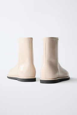 ECRU PATENT-FINISH ANKLE BOOTS - Zara фото 5