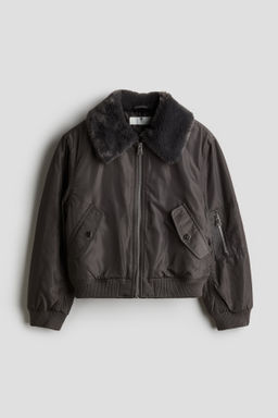 Cazadora bomber con cuello