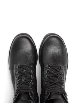 Ботинки Ионесси