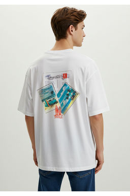 TRENDYOL MAN Ekru Oversize/Genis Kesim Karpostal Bask? Detayl? %100 Pamuk T-Shirt TMNSS25TS00221