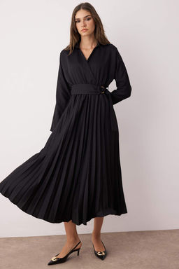 TRENDYOLMILLA Mavi Kusakl? Etegi Piliseli Kruvaze Yaka Maxi Dokuma Elbise TWOAW25EL00234