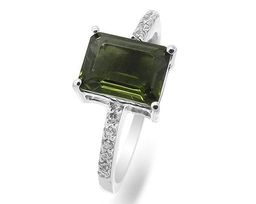 Кольцо из серебра оливковая шпинель, Эра