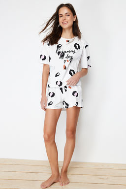 Beyaz-Cok Renkli %100 Pamuklu Leopar Desenli Sloganl? Sortlu Orme Pijama Tak?m? THMSS24PT00032