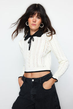 Ekru Crop Ajurlu/Delikli Kurdele/Fiyonk Detayl? Triko Kazak TWOAW24KZ01055 - Trendyolmilla фото 3