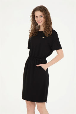 Женское черное трикотажное платье