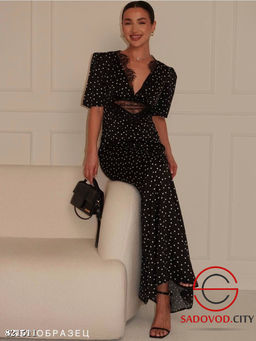 Платье в горошек с вставками из кружева