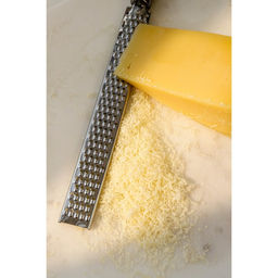 Тёрка для сыра Доляна Venus, 35.5×8 см, с ручкой, цвет чёрный