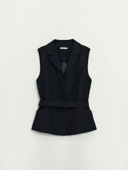 Приталенный жилет с поясом / Zarina