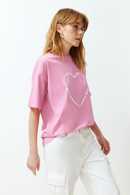TRENDYOLMILLA Beyaz %100 Pamuk Kalp Slogan Bask?l? Oversize/Rahat Kesim Orme T-Shirt TWOSS24TS00139 фото 3