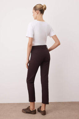 Koyu Mavi Yuksek Bel Comfort Esnek YENI Mom Jeans TWOAW26JE00026 - Trendyolmilla фото 10