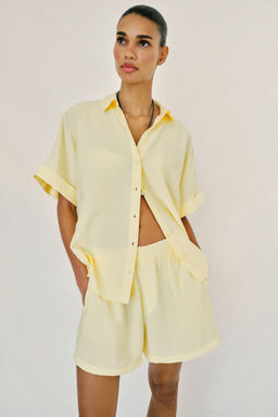 CAMISA FLUIDA MANGA CORTA / Amarillo
