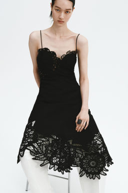 Vestido en mezcla de lino con detalles de encaje - H&m фото 7