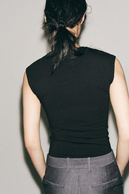 CAMISETA CON ALGOD?N MANGA SISA / Negro - Zara фото 3
