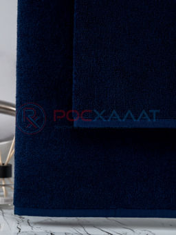 Махровое полотенце без бордюра темно-синее ПМ-88 70х140