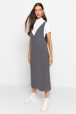 TRENDYOLMILLA Siyah Maxi Triko V Yaka Jile Elbise TWOAW24EL00011 фото 9