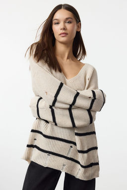 Bej Cizgili Ajurlu Triko Kazak TWOAW25KZ00387 - Trendyolmilla фото 2