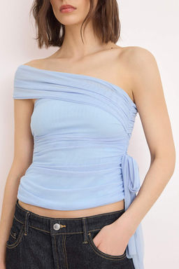 Mavi Asimetrik Yaka Baglama Detayl? Tul S?k Bluz TPRSS26BZ00044 - Trendyolmilla фото 3