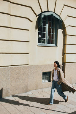 Vaquero amplio con cinturon de anudar