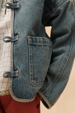 CAZADORA DENIM EFECTO DESGASTADO LIMITED EDITION / Marino / Blanco - Zara фото 6