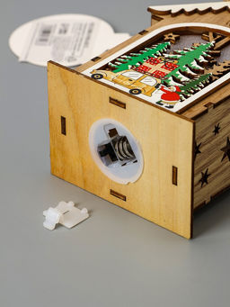 Ёлочная игрушка Домик с Дедом Морозом и машиной, 8.2х4.2х7.3 см, от батареек, свечение тёплое белое - Luazon lighting фото 4