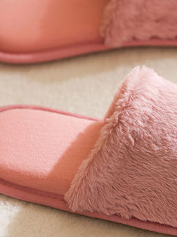 Pel?? Kad?n Ev Terli?i