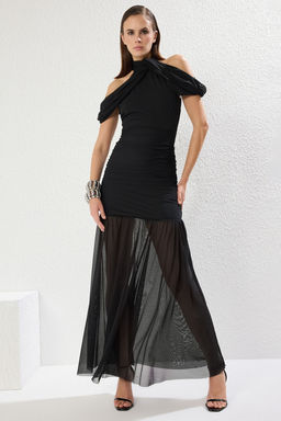 TRENDYOLMILLA Siyah Astarl? Tul Orme S?k Abiye Elbise TPRSS25AE00028